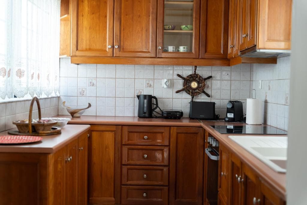 Nerina Maisonette dining and lounge space