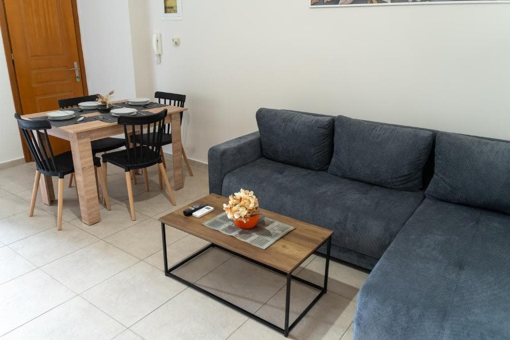 Nerina Studio dining and lounge corner